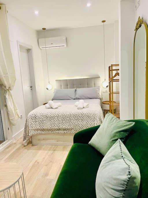 דירות מאלגה New Luxurious Studio With Patio/Center מראה חיצוני תמונה